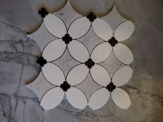 Lavaliere Mosaic Wall Tile