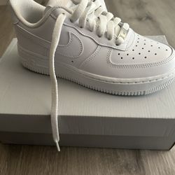 Women’s Air Force 1 ‘07 Size 5