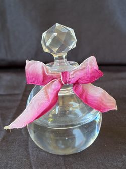 Vanity/boudoir 3.75” vintage perfume bottle