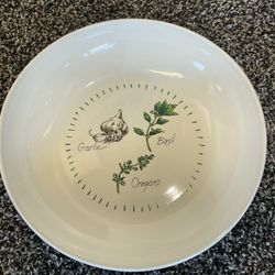 The Taste of Ragu Collection: Pasta Bowl - Garlic Basil Oregano Ceramic Dish