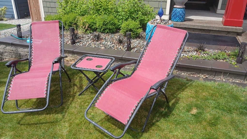 2 Great Quality Patio Chairs With Table