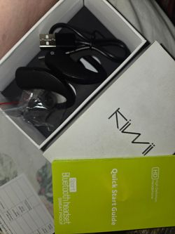 Kiwi bluetooth headset never used in box