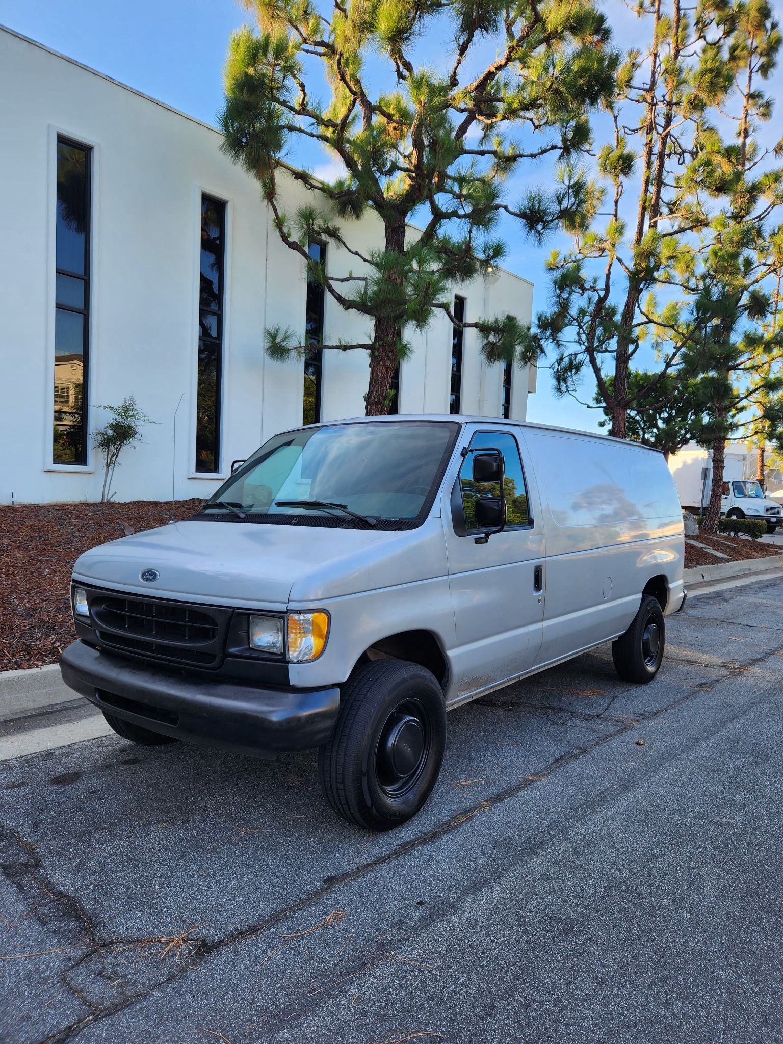 2000 Ford E-250