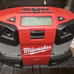 Milwaukee M12 Am/Fm Radio