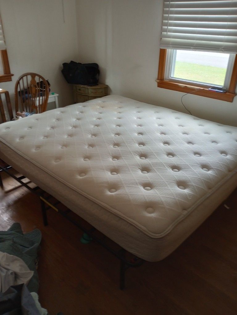 California king mattress for Sale in Virginia Beach, VA OfferUp