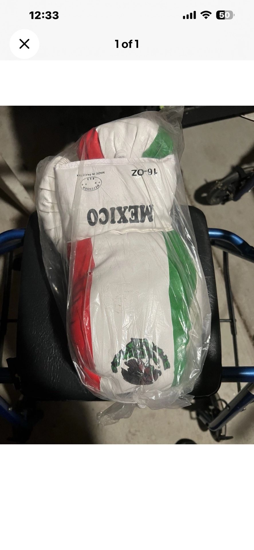 14 Dollars New Boxing Gloves Set