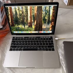 For Sales MacBook Pro 2018 , I5 $300