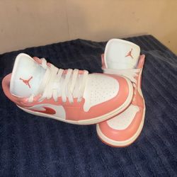 Women’s size 9 Nike air Jordans one I’m doing