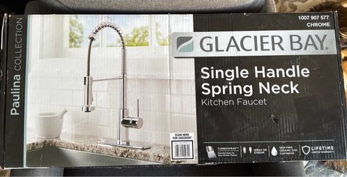 Glacier Bay Paulina Single-Handle Spring Neck Pull Down Sprayer Kitchen Faucet in Chrome