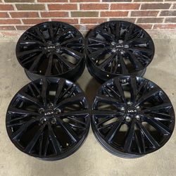 2024 Kia Telluride Factory 20” Black Gloss Wheel Set