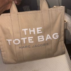 Marc Jacob’s The Canvas Tote Bag Medium 