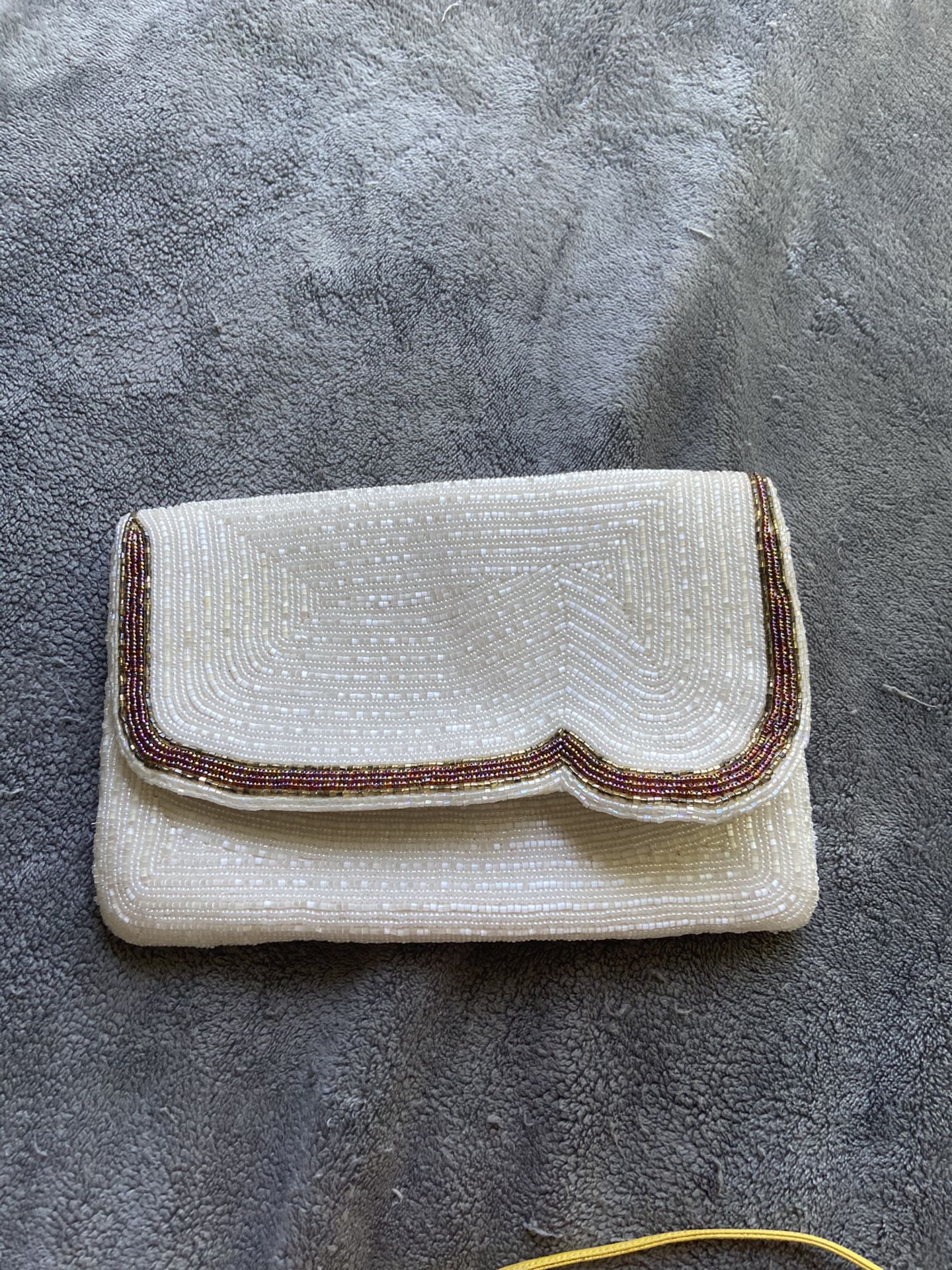 90’s Vintage Cream And Iridescent Beaded Purse/Clutch