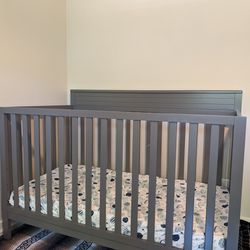 Baby Crib / With Mattress 