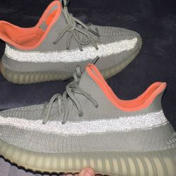 adidas Yeezy Boost 350 V2