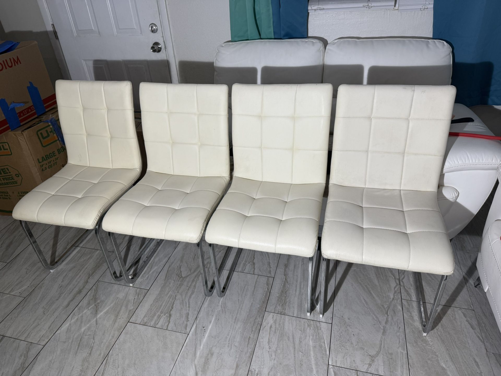 4 Chair No Table Color Off White