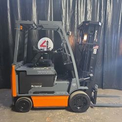 Toyota 8FBCU32 Sit-Down Electric Forklift – 6,500 LB Capacity