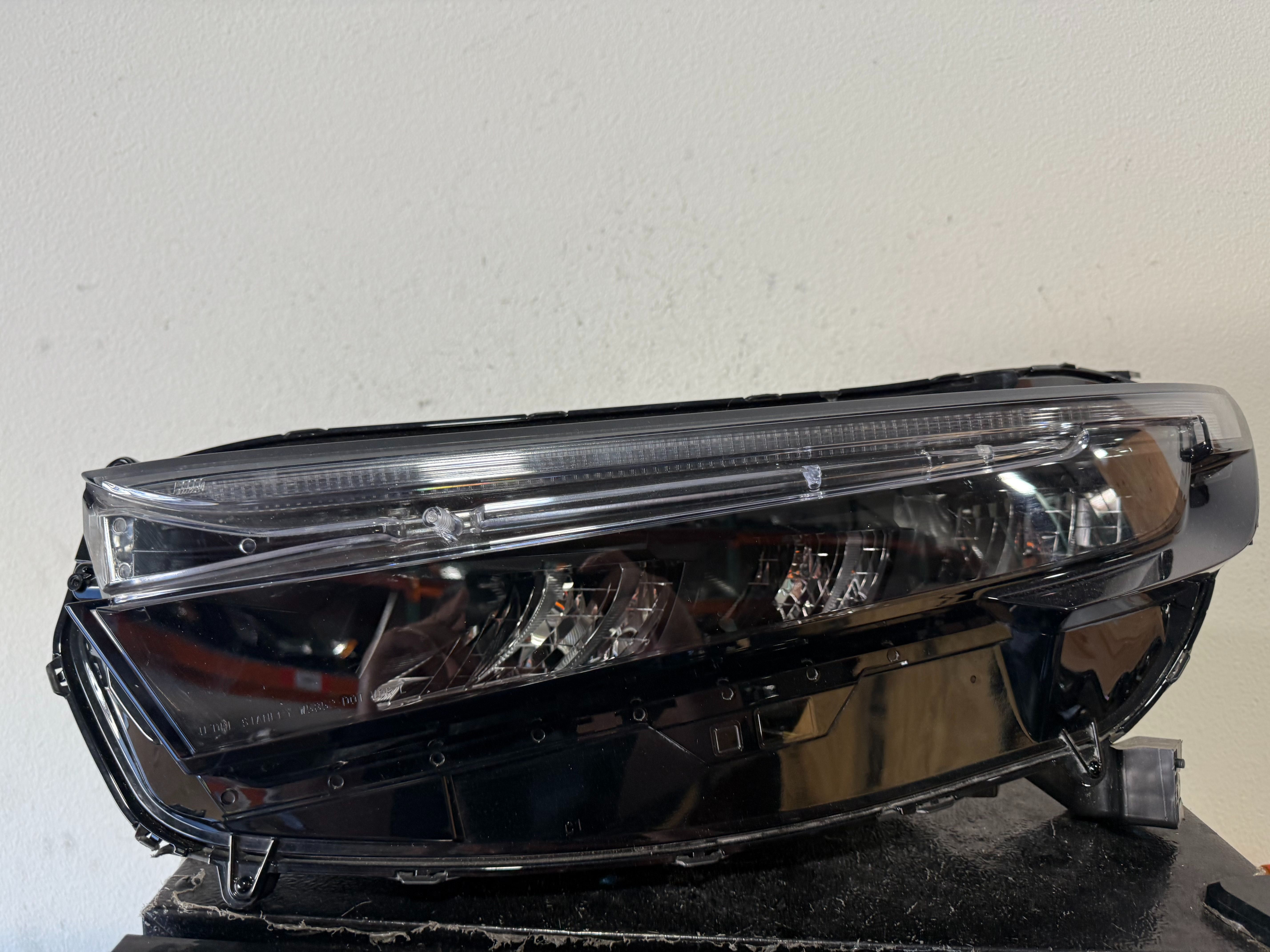 HONDA CRV LEFT HEADLIGHT 2023