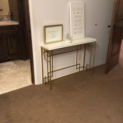 End Table With Frames 