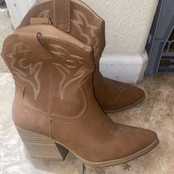 Western Cowgirl Tan Boots