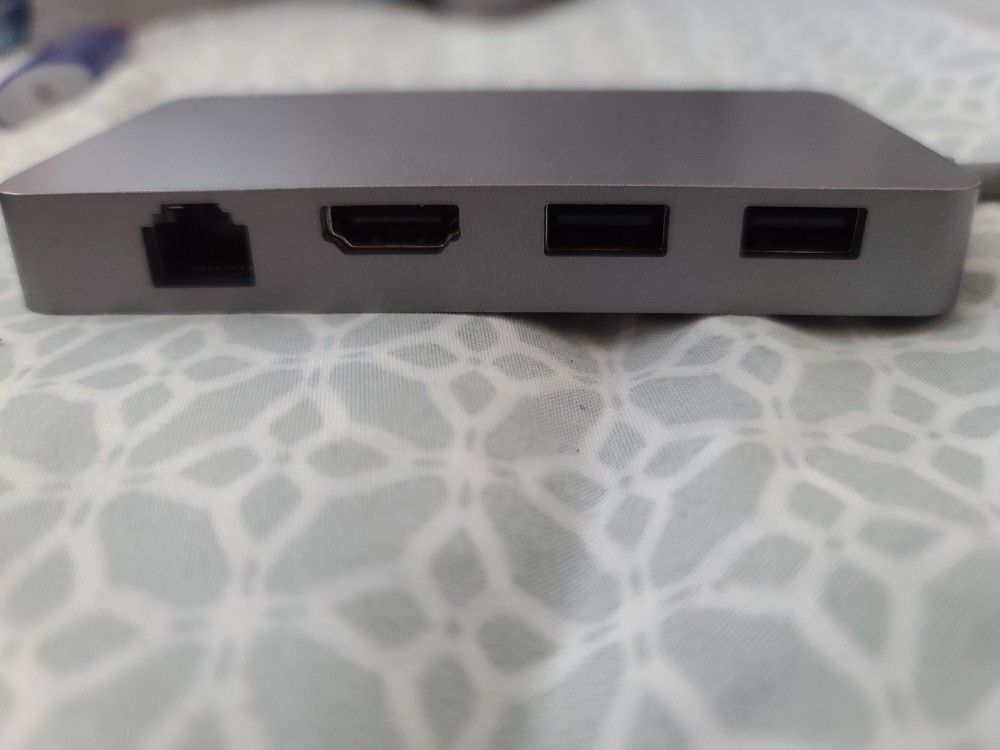 Multi-port video and USB dock for MacBook pro/air