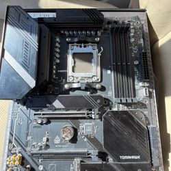 MSI MAG B650 Tomahawk WiFi Motherboard 