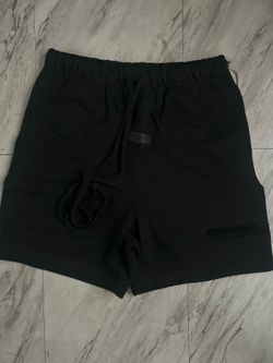 Black essential shorts