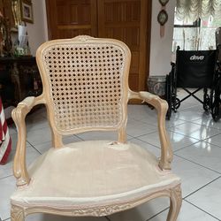 Accent Chair 
