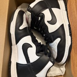 Nike dunk high panda