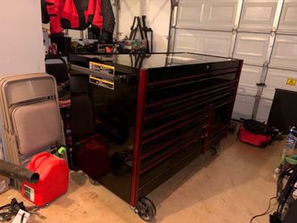 Snap on tool box (black with red trim)