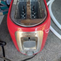 Red, 2-slice, Black & Decker Toaster