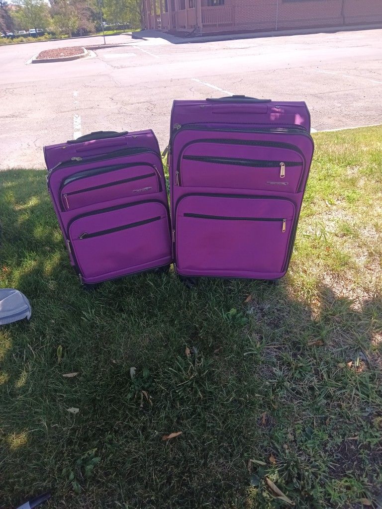 Brand New Steve Madden Luggage Set