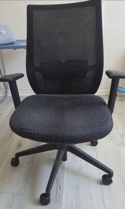 CORT Ergonomic Mesh Office Chair – Excellent Condition