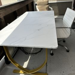 Office Chair And Table