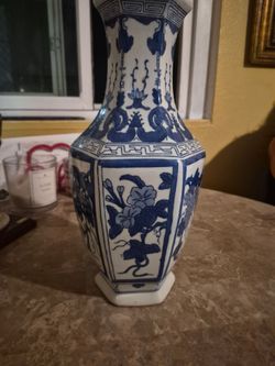 Floral chinese vase