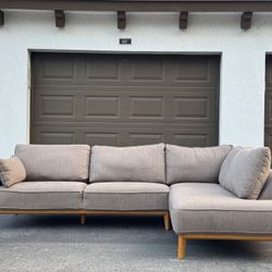 🛋️ Couch/Sofa Sectional - Macy’s - Delivery Available 🚛
