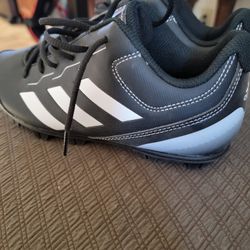 New Baseball Cleats Youth Size 3