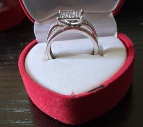 Stunning women's 14K white gold over solid Sterling silver 0.5 C. TW diamond size 7 designer ring