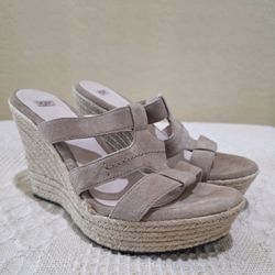 SZ 10 WOMAN’S UGG AUSTRALIA TAUPE TAWNIE WEDGE ESPADRILLE SANDALS