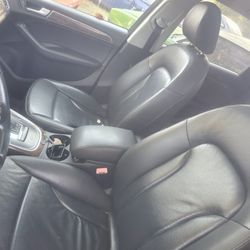 Black Interior 2017 Audi Q5 