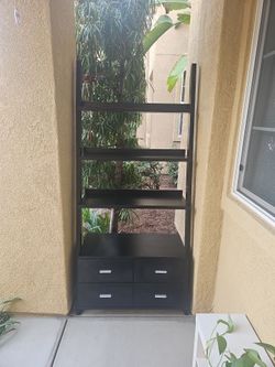 Free Bookshelf