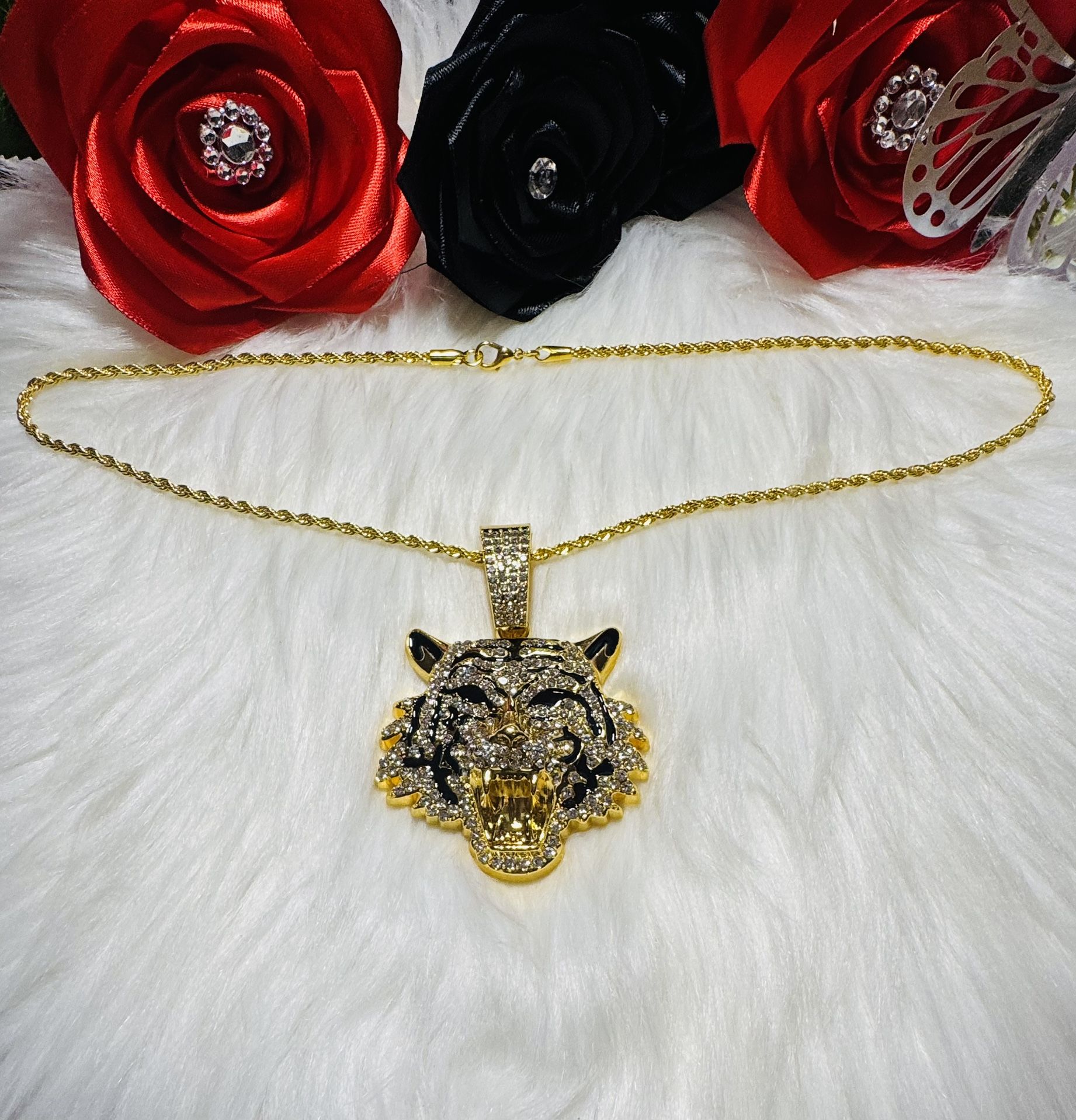 TIGER PENDANT NECKLACE