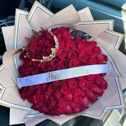Roses/flowers/rosas/arrangements/bouquets