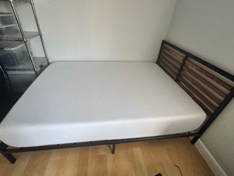 Zinus full-size mattress