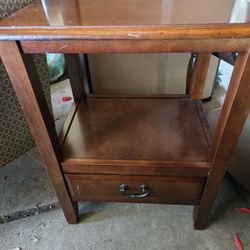 Transitional / Classic-Contemporary End Table