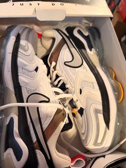 Womens Vapormax Plus size 8