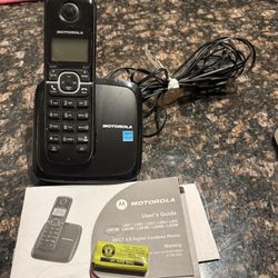 Motorola L601M Phone