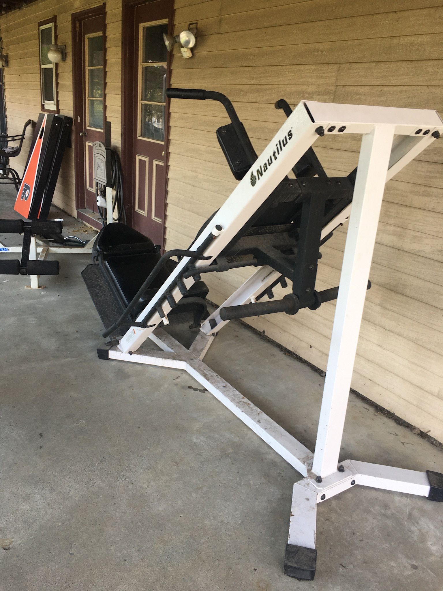 Nautilus Hack Squat/Leg press 