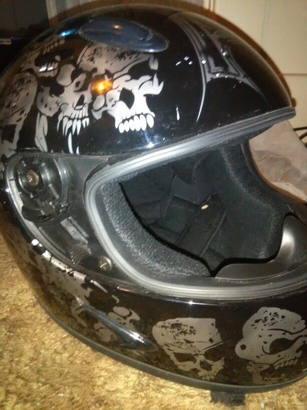 Motorcycle helmet with Skull graphics