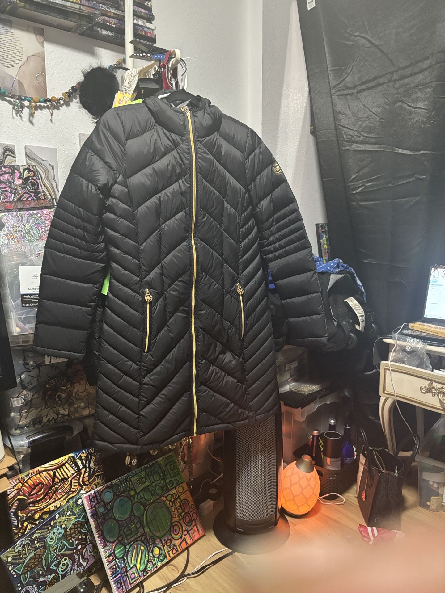 Michael Kors Size Medium 