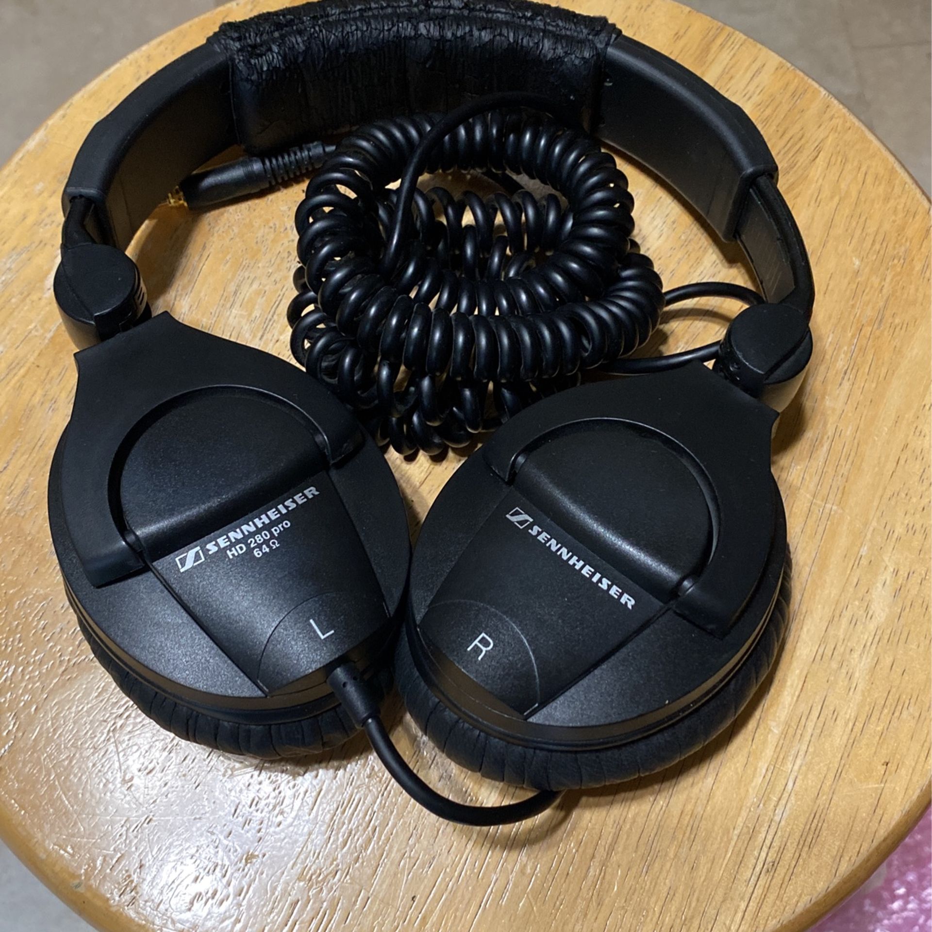 Sennheiser HD 280 PRO Professional Closed-Back Monitor Headphones 64 Ohm